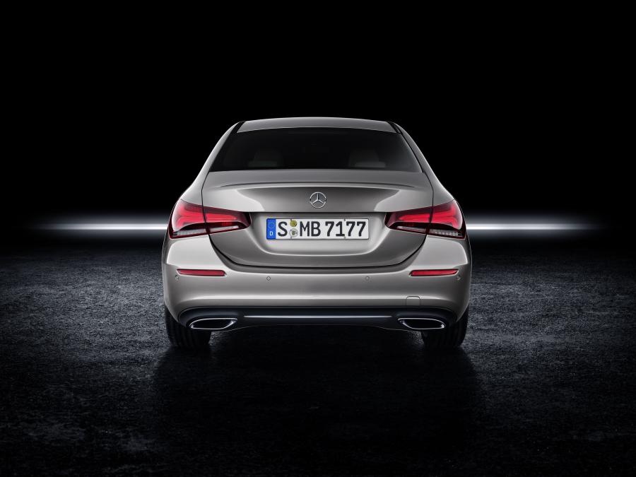  Mercedes-Benz A-Class Sedan (V177) 2018 года  (WW) (фото 3 из 19)